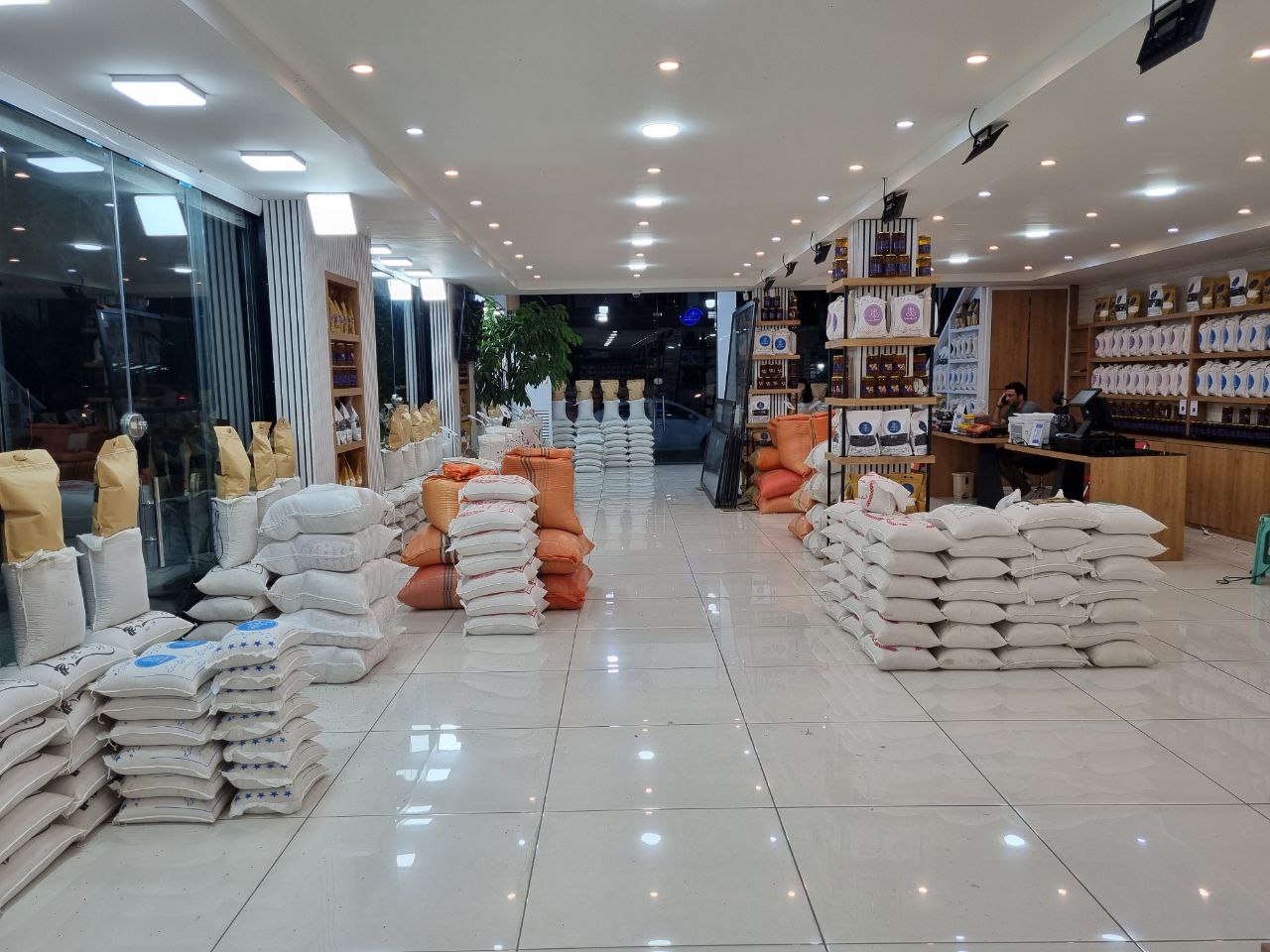 برنج و چای شریفنیا برنج آستانه-بادام استانه - چای لاهیجان-برنج اعلا-فروش عمده برنج هاشمی--برنج علی کاظمی-برنج دودی هیزمی-برنج دمسیاه
